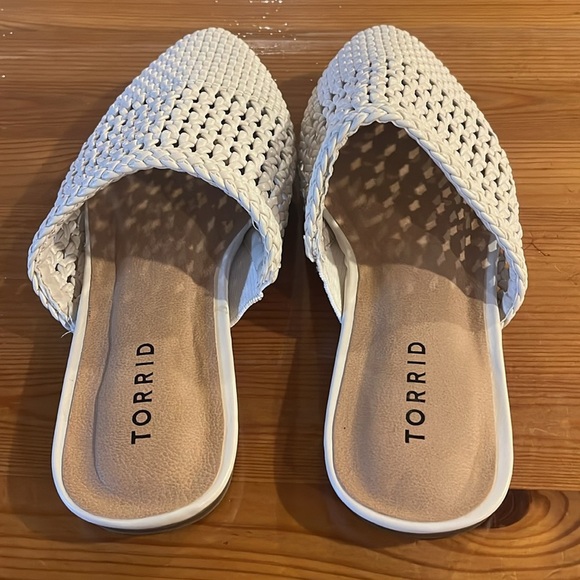 Torrid Woven Slip On Mule cream 7WW - Picture 3 of 9